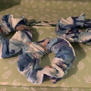 *HOMEMADE* Elsa Scrunchies